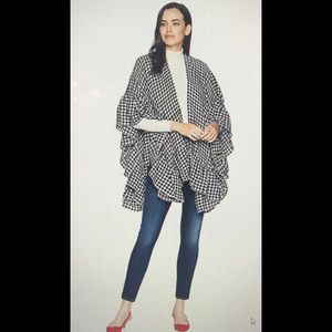 Collection(XIIX)Eighteen houndstooth ruffle shawl